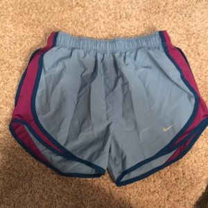 women’s nike shorts size s!